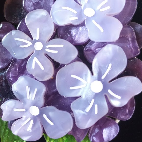 Erstwilder Jewelry - NIB Heartfelt Hydrangea (purple) Erstwilder Brooch